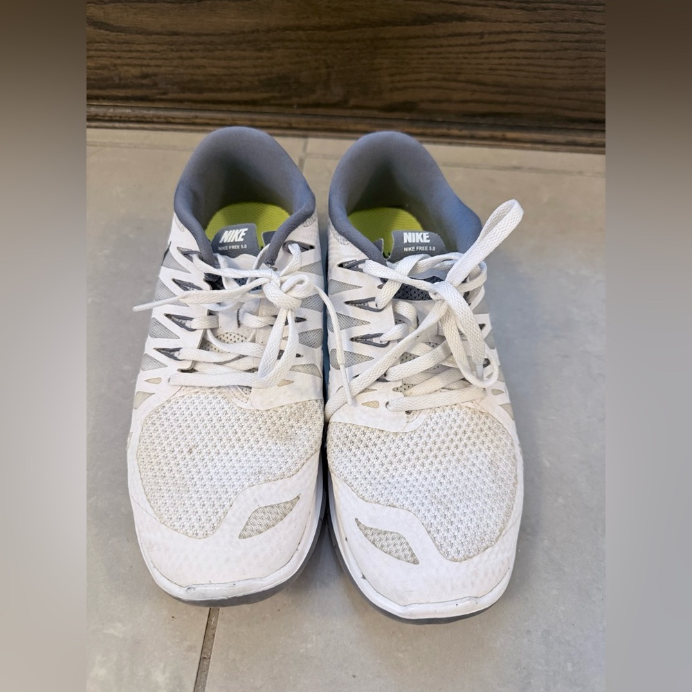 Nike White and Blue Free 5.0 Sneakers